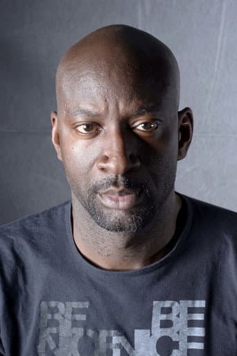 Akin Omotoso fotoğrafı