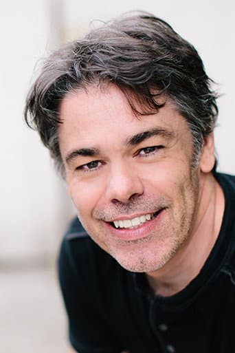Jonathan Holmes fotoğrafı