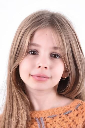 Azra Aksu fotoğrafı