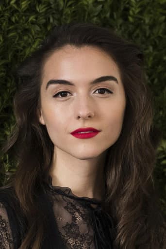 Quinn Shephard fotoğrafı