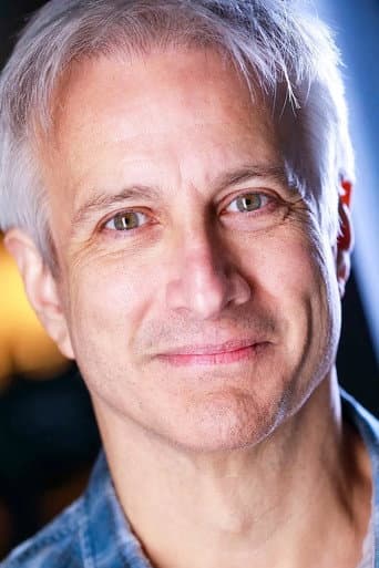 Bronson Pinchot fotoğrafı