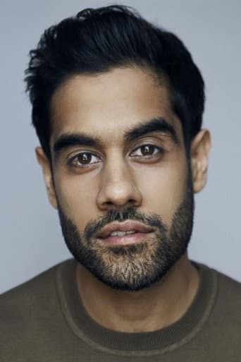 Sacha Dhawan fotoğrafı