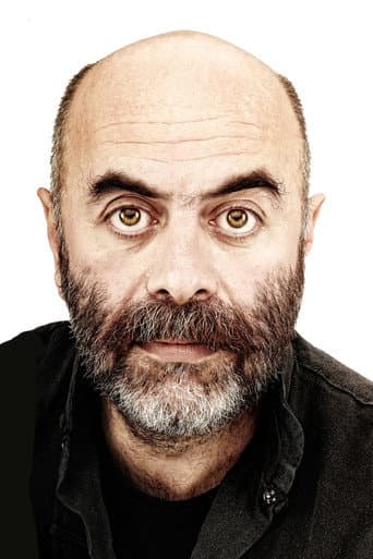Ezel Akay fotoğrafı