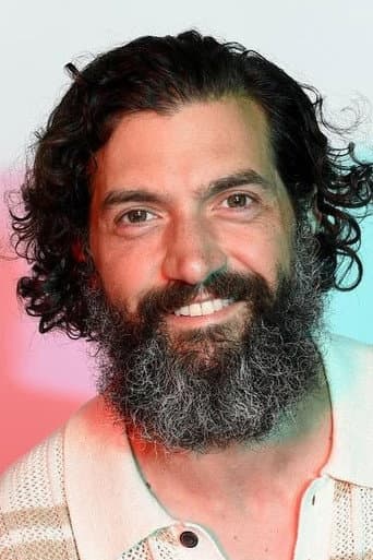 David Alpay fotoğrafı