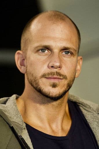 Gustaf Skarsgård fotoğrafı