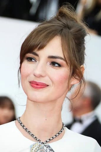Louise Bourgoin fotoğrafı