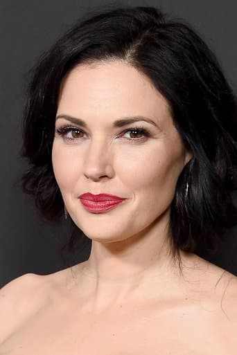 Laura Mennell fotoğrafı