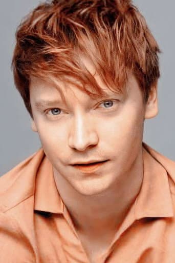 Calum Worthy fotoğrafı