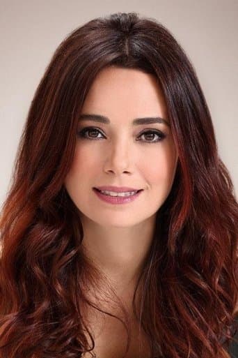 Özgü Namal fotoğrafı