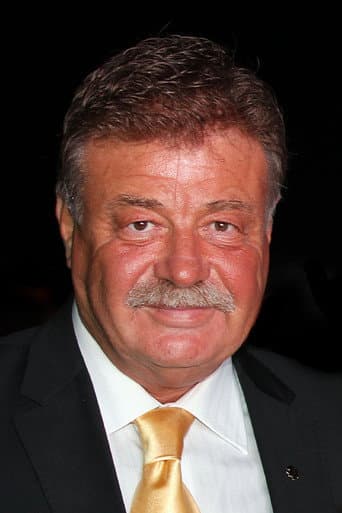 Nuri Alço fotoğrafı
