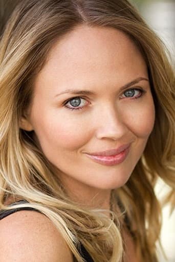 Lara Cox fotoğrafı