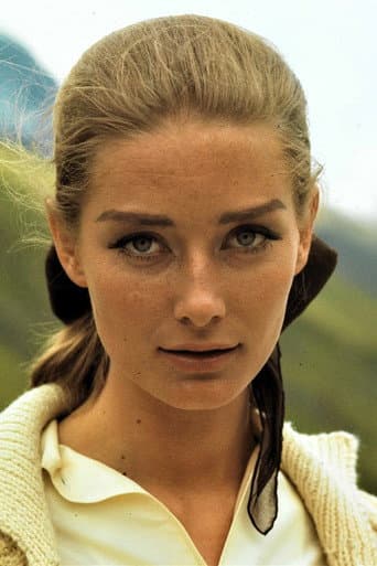 Tania Mallet fotoğrafı