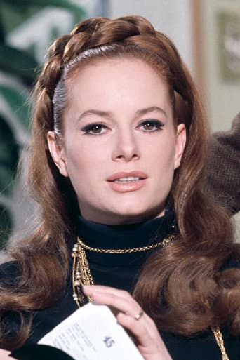 Luciana Paluzzi fotoğrafı