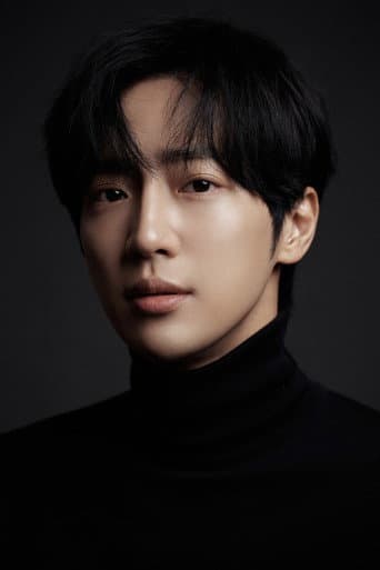Lee Sang Yeob fotoğrafı