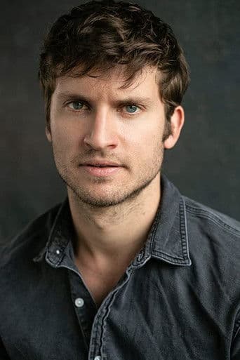 Tom Weston-Jones fotoğrafı