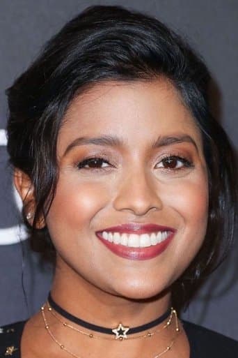 Tiya Sircar fotoğrafı