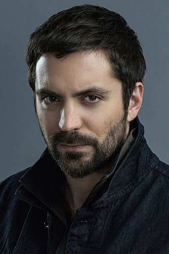 Rhys Coiro fotoğrafı