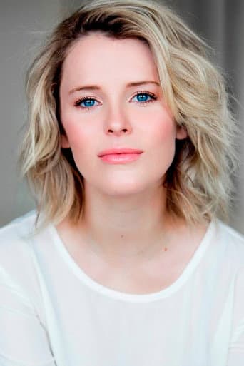 Charlotte Aubin fotoğrafı