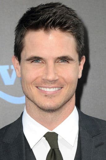 Robbie Amell fotoğrafı