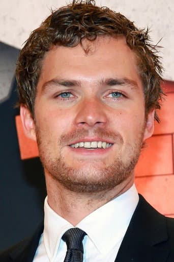 Finn Jones fotoğrafı