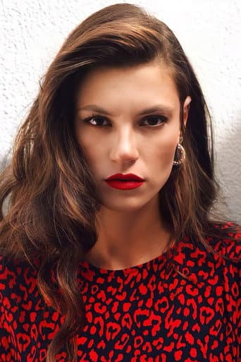 Yüsra Geyik fotoğrafı