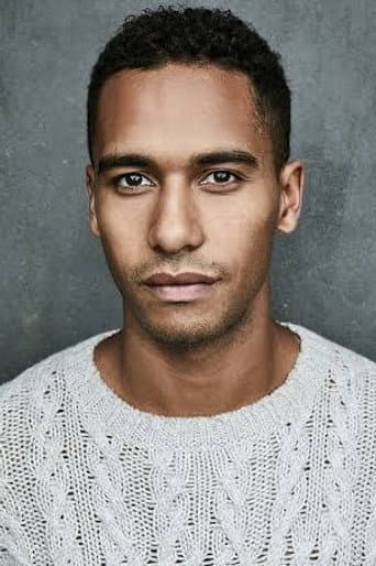 Elliot Knight fotoğrafı