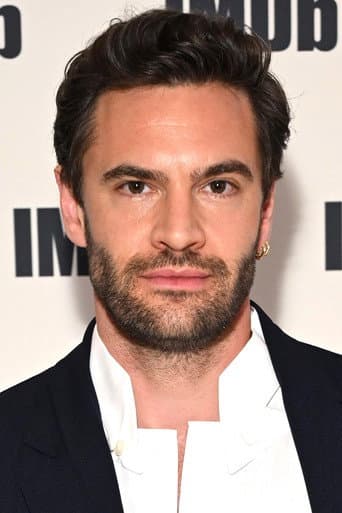 Tom Bateman fotoğrafı