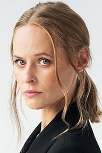 Karolina Kominek fotoğrafı