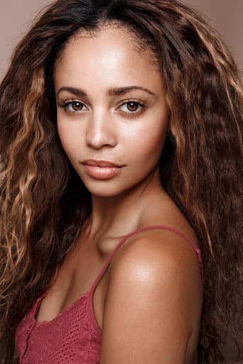 Vanessa Morgan fotoğrafı
