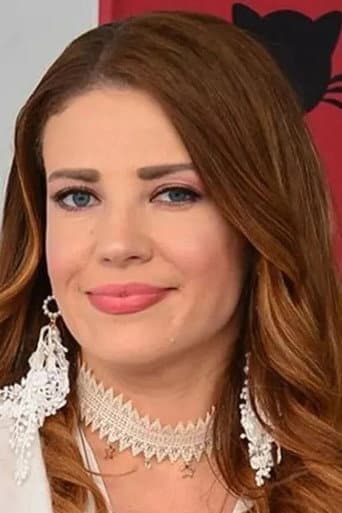 Esra Sönmezer fotoğrafı