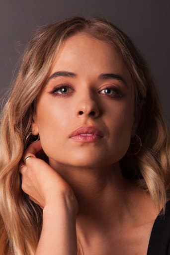 Raechelle Banno fotoğrafı