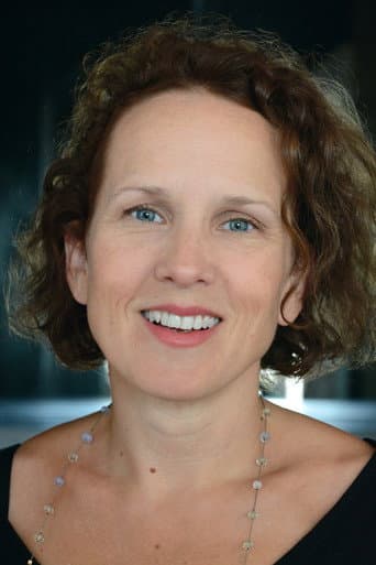 Jennifer Dundas fotoğrafı