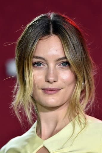 Leila George fotoğrafı
