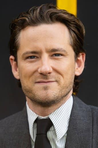 Lewis Pullman fotoğrafı