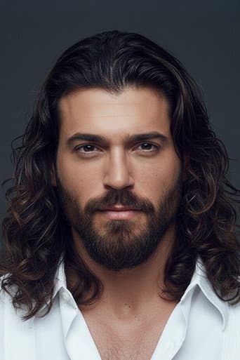 Can Yaman fotoğrafı