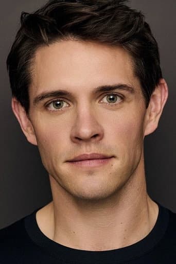 Casey Cott fotoğrafı