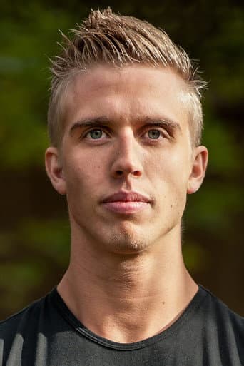 Justin Howell fotoğrafı