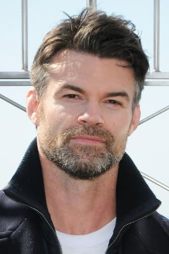 Daniel Gillies fotoğrafı