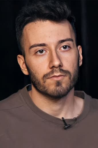 Enes Batur fotoğrafı