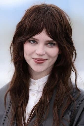 Sophie Thatcher fotoğrafı