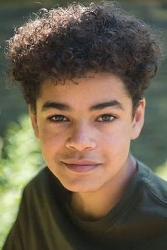 Amir Wilson fotoğrafı