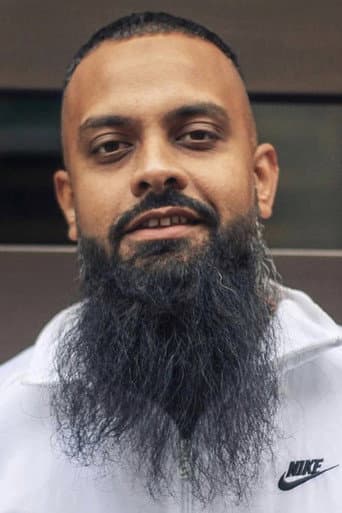 Guz Khan fotoğrafı