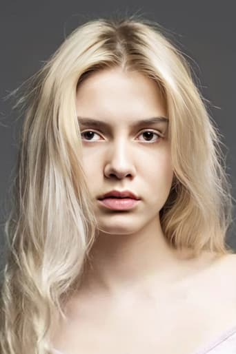 Aleyna Tilki fotoğrafı