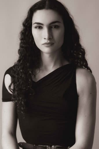 Mina Serrano fotoğrafı
