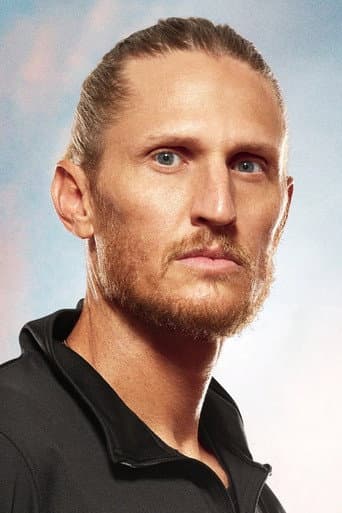 Tyson Apostol fotoğrafı