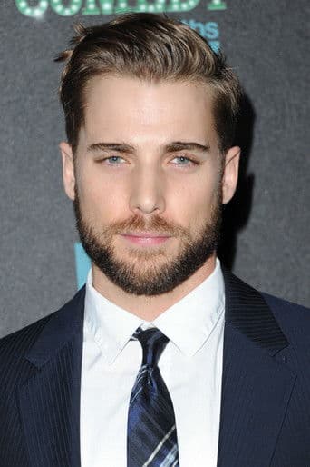 Dustin Milligan fotoğrafı