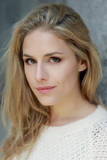Alix Wilton Regan fotoğrafı