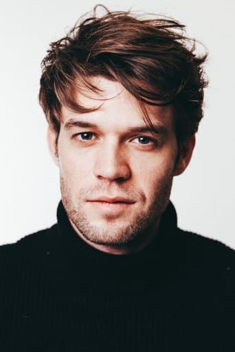 Colin Ford fotoğrafı