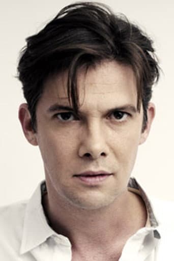 Toby Schmitz fotoğrafı