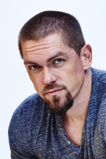 Steve Howey fotoğrafı